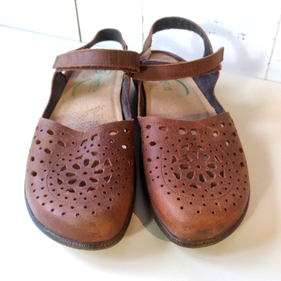 Naot Women's Arataki Dress Sandal - Picture 3 of 11